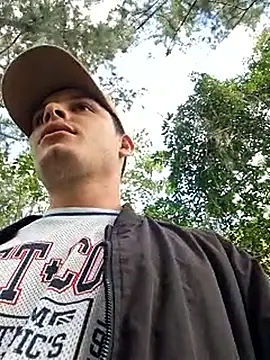 Snapshot of _Ottis_ chatting on 13, 12, 2025 Ottis online show from 13, 12, 2025