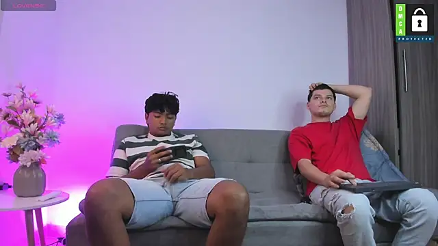 Snapshot of _Ottis_ chatting on 8, 1, 2026 Ottis online show from 8, 1, 2026