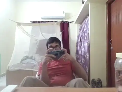 Snapshot of THE_NAKED_BOY chatting on 29, 9, 2025 THE NAKED BOY online show from 29, 9, 2025