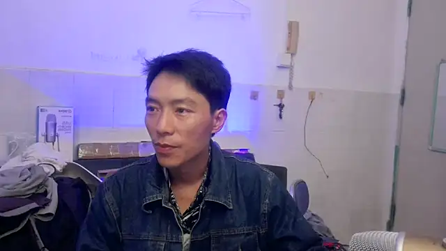 Snapshot of xhqds chatting on 24, 4, 2026 xhqds online show from 24, 4, 2026