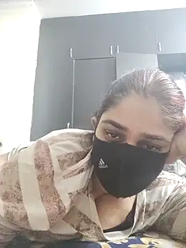 kirti  arora online show from 6, 10, 2025