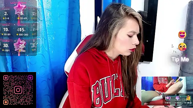Snapshot of sweetlittlelisa chatting on 2, 12, 2024 sweetlittlelisa online show from 2, 12, 2024