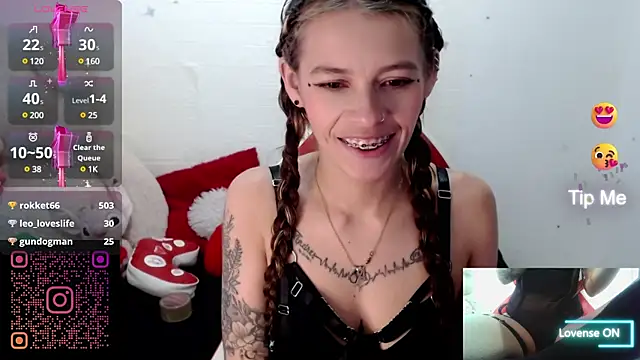 Snapshot of sweetlittlelisa chatting on 3, 12, 2024 sweetlittlelisa online show from 3, 12, 2024