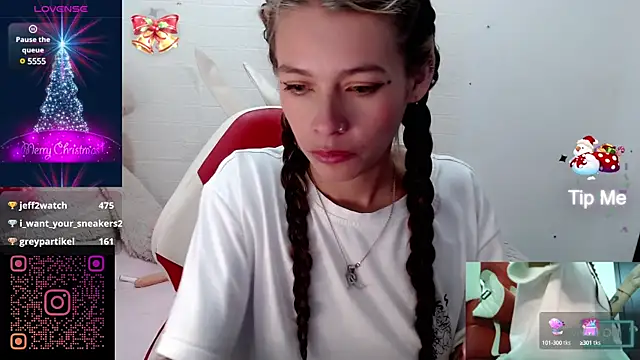 Snapshot of sweetlittlelisa chatting on 10, 12, 2024 sweetlittlelisa online show from 10, 12, 2024