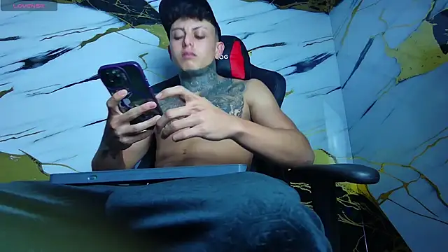 Kevin22 222 online show from 8, 2, 2025