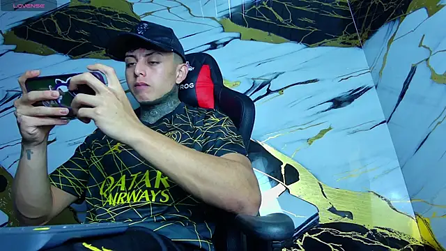 Kevin22 222 online show from 16, 3, 2025