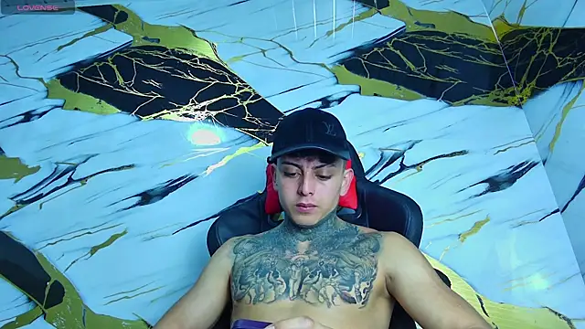 Kevin22 222 online show from 19, 3, 2025