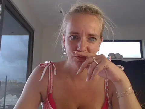 Wendysexyx online show from 18, 10, 2025