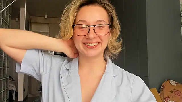 Lilith lutherlow online show from 26, 3, 2026