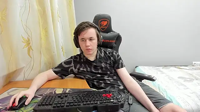 iliaskrislove online show from 15, 4, 2026