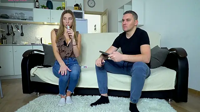 Snapshot of littlesweettifany chatting on 9, 12, 2024 littlesweettifany online show from 9, 12, 2024