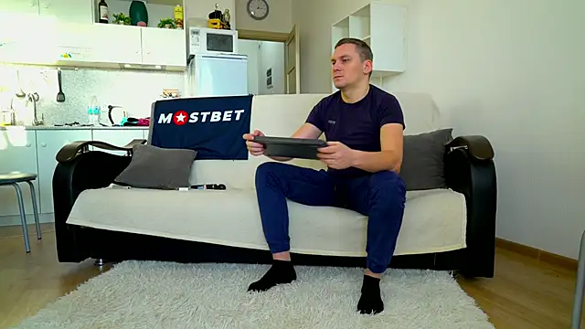 Snapshot of littlesweettifany chatting on 18, 12, 2024 littlesweettifany online show from 18, 12, 2024