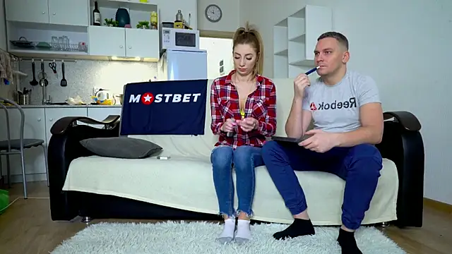 Snapshot of littlesweettifany chatting on 28, 12, 2024 littlesweettifany online show from 28, 12, 2024