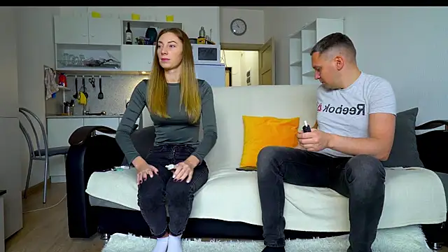 Snapshot of littlesweettifany chatting on 13, 10, 2025 littlesweettifany online show from 13, 10, 2025