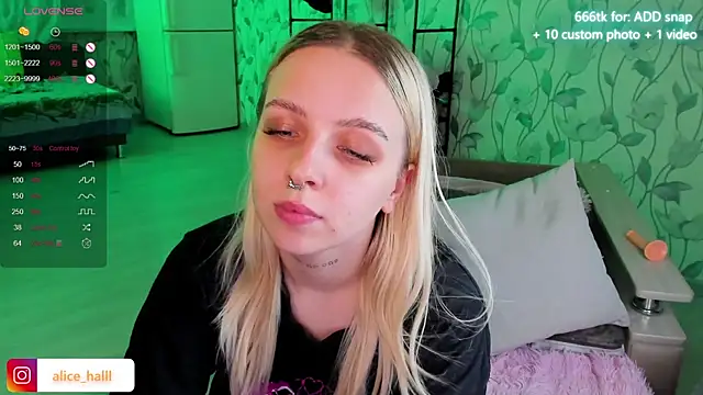 Alice Halle online show from 3, 1, 2025