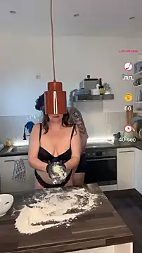 Snapshot of Sub-Mila chatting on 5, 10, 2025 Sub-Mila online show from 5, 10, 2025