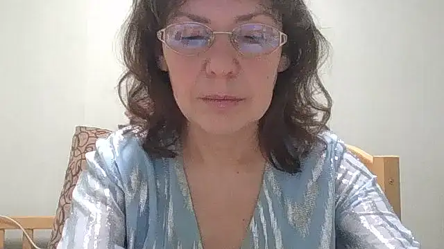 HollyJewel online show from 5, 3, 2026