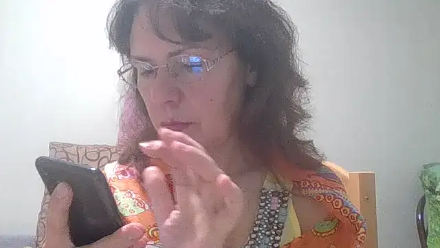 Snapshot of HollyJewel chatting on 3, 6, 2026 HollyJewel online show from 3, 6, 2026