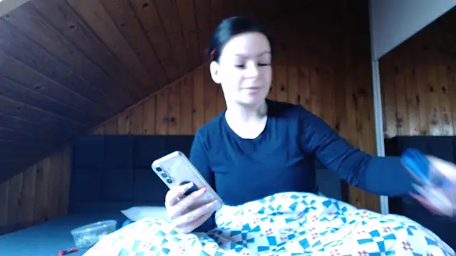 Snapshot of BoeseMoni1998 chatting on 21, 11, 2025 BoeseMoni1998 online show from 21, 11, 2025