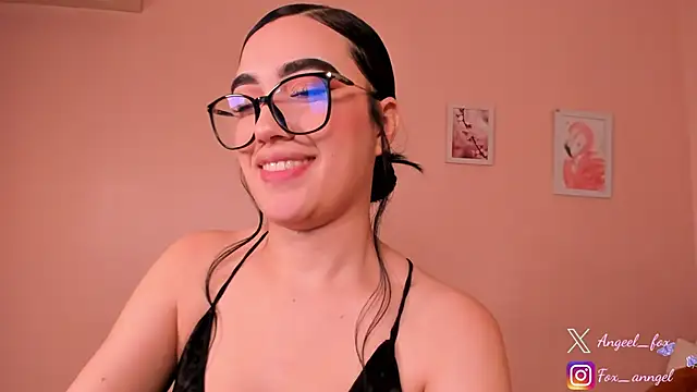 Snapshot of angeel_fox chatting on 29, 5, 2026 angeel fox online show from 29, 5, 2026