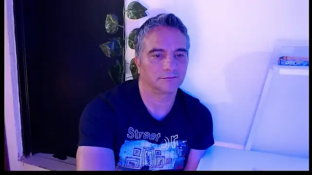 golden punisher online show from 5, 2, 2025