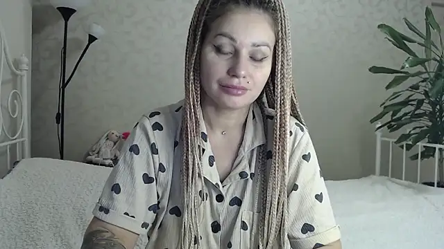 Snapshot of ShyEvaa chatting on 2, 11, 2025 ShyEvaa online show from 2, 11, 2025