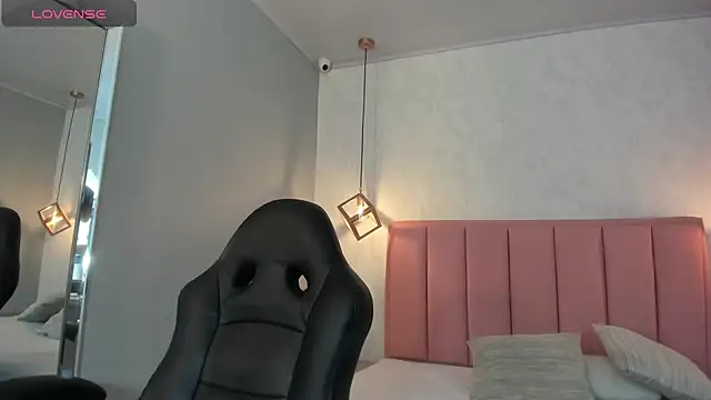 Snapshot of SUNNYCYRUS chatting on 23, 10, 2025 SUNNYCYRUS online show from 23, 10, 2025