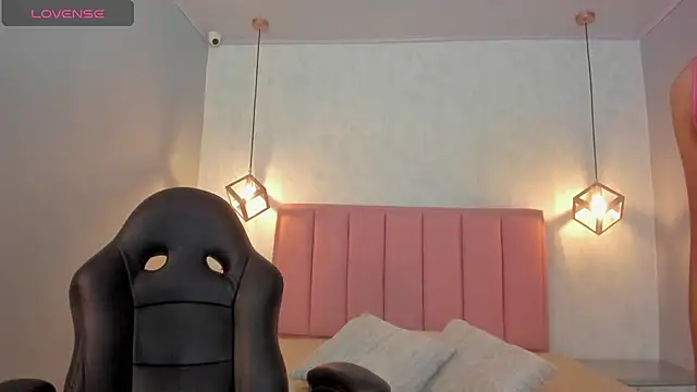 Snapshot of SUNNYCYRUS chatting on 29, 10, 2025 SUNNYCYRUS online show from 29, 10, 2025