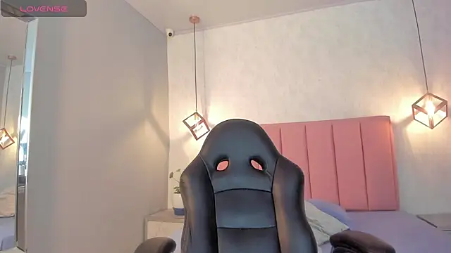 Snapshot of SUNNYCYRUS chatting on 5, 11, 2025 SUNNYCYRUS online show from 5, 11, 2025