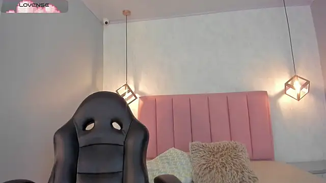 Snapshot of SUNNYCYRUS chatting on 20, 11, 2025 SUNNYCYRUS online show from 20, 11, 2025