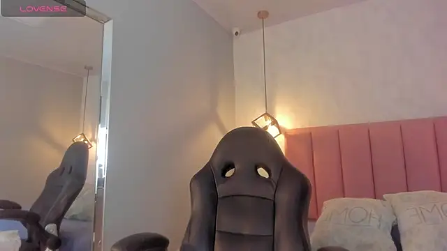 Snapshot of SUNNYCYRUS chatting on 13, 1, 2026 SUNNYCYRUS online show from 13, 1, 2026