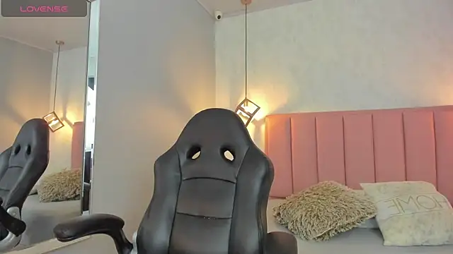 Snapshot of SUNNYCYRUS chatting on 18, 2, 2026 SUNNYCYRUS online show from 18, 2, 2026