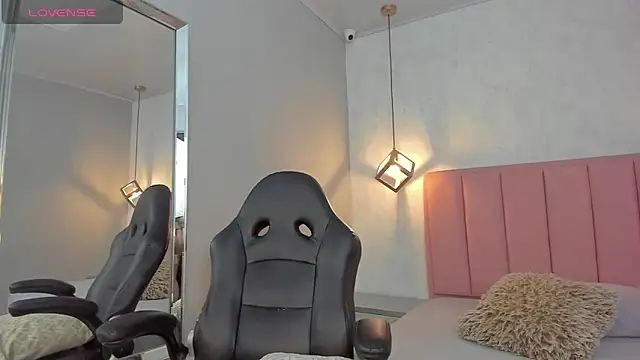 Snapshot of SUNNYCYRUS chatting on 26, 2, 2026 SUNNYCYRUS online show from 26, 2, 2026