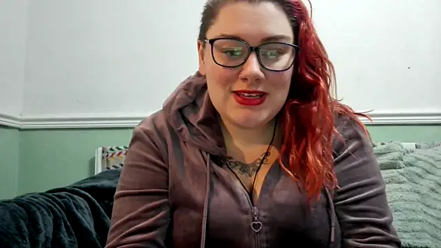 Bustycurves online show from 6, 1, 2025