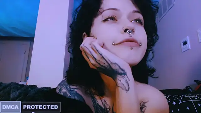 Snapshot of NaughtyLittleFox chatting on 28, 4, 2026 NaughtyLittleFox online show from 28, 4, 2026