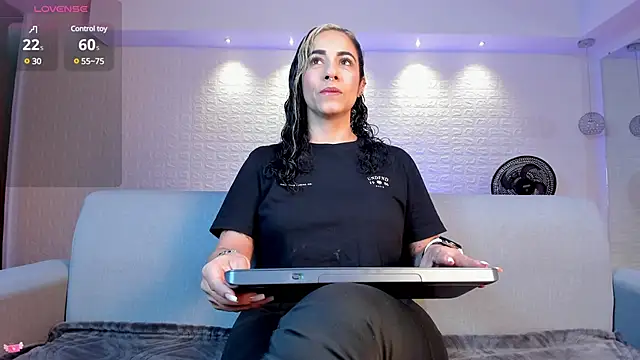Snapshot of violet_scott chatting on 27, 1, 2025 violet scott online show from 27, 1, 2025
