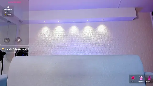 Snapshot of violet_scott chatting on 4, 2, 2025 violet scott online show from 4, 2, 2025