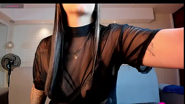 Snapshot of violet_scott chatting on 17, 3, 2025 violet scott online show from 17, 3, 2025