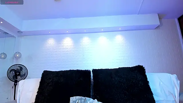 Snapshot of violet_scott chatting on 23, 9, 2025 violet scott online show from 23, 9, 2025