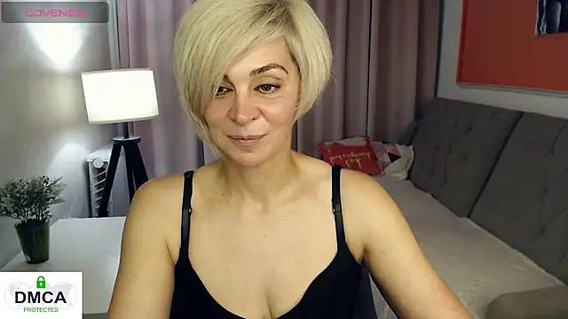 Blonde lola444 online show from 23, 7, 2026