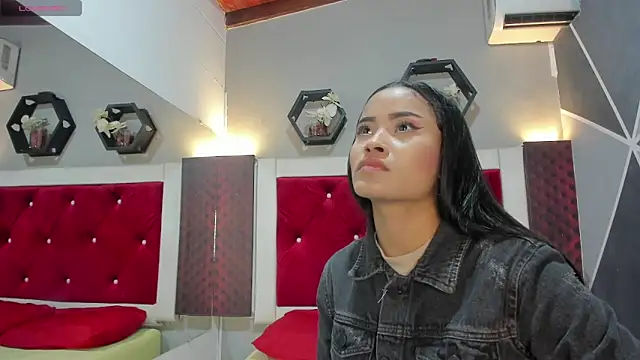 Karoll014 online show from 5, 3, 2026