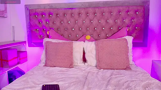 Snapshot of Tayzon_Foxxx chatting on 8, 1, 2026 Tayzon Foxxx online show from 8, 1, 2026