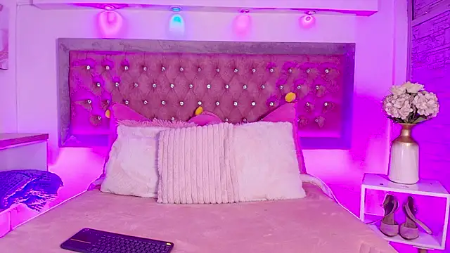 Snapshot of Tayzon_Foxxx chatting on 24, 2, 2026 Tayzon Foxxx online show from 24, 2, 2026