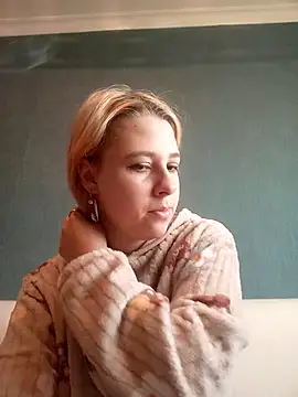 Snapshot of Gussie_Bridie chatting on 5, 3, 2025 Gussie Bridie online show from 5, 3, 2025