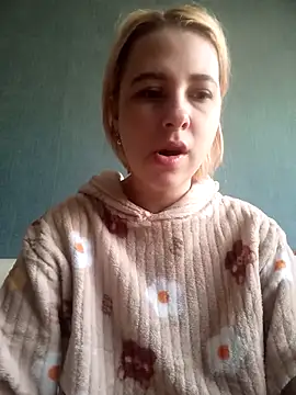 Snapshot of Gussie_Bridie chatting on 6, 3, 2025 Gussie Bridie online show from 6, 3, 2025