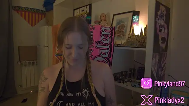 Snapshot of Pinkyladyxxx chatting on 23, 4, 2026 Pinkyladyxxx online show from 23, 4, 2026
