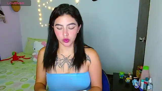 Snapshot of _luna_torres chatting on 28, 2, 2025 luna torres online show from 28, 2, 2025