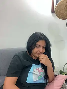 cloe small online show from 24, 1, 2025