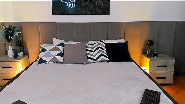 MiaBecky online show from 27, 2, 2025