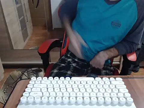 uncutguy01 online show from 26, 10, 2025